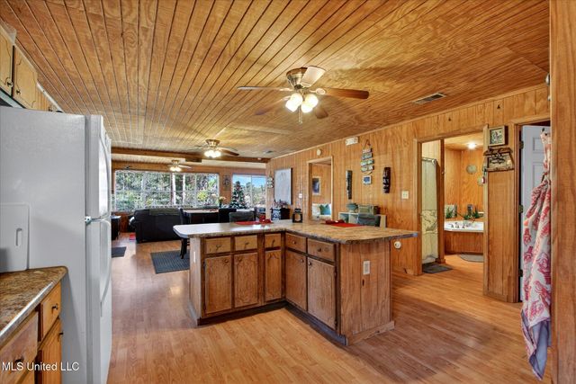 10008 Willow Street, Bay Saint Louis, MS 39520