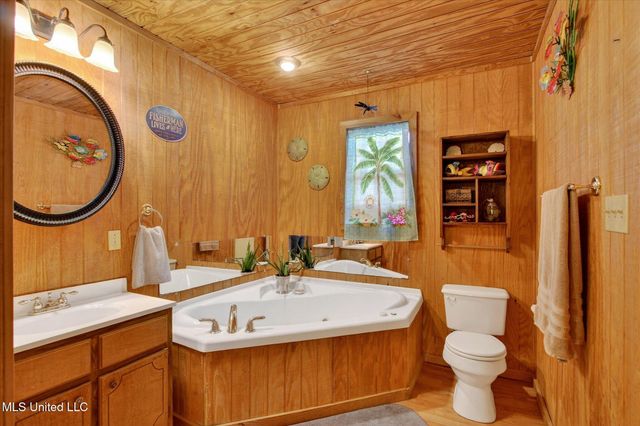 10008 Willow Street, Bay Saint Louis, MS 39520