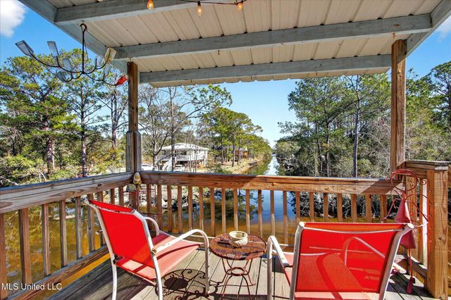 10008 Willow Street, Bay Saint Louis, MS 39520