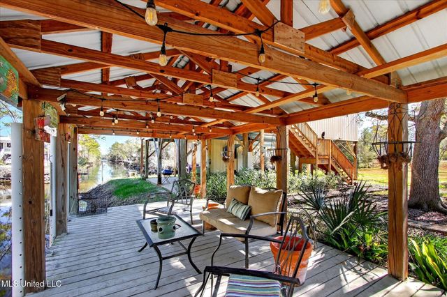 10008 Willow Street, Bay Saint Louis, MS 39520