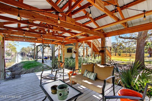 10008 Willow Street, Bay Saint Louis, MS 39520