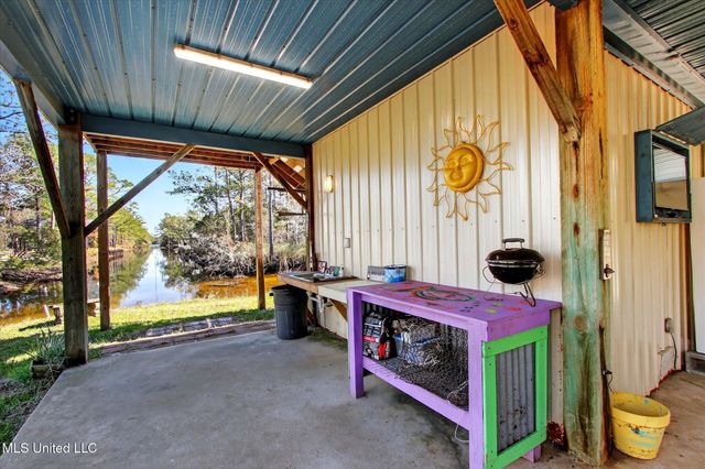 10008 Willow Street, Bay Saint Louis, MS 39520