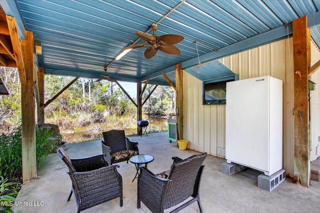 10008 Willow Street, Bay Saint Louis, MS 39520