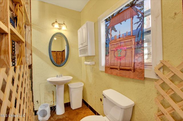 10008 Willow Street, Bay Saint Louis, MS 39520