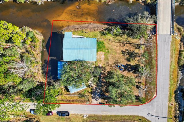 10008 Willow Street, Bay Saint Louis, MS 39520