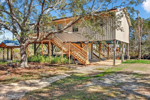 10008 Willow Street, Bay Saint Louis, MS 39520