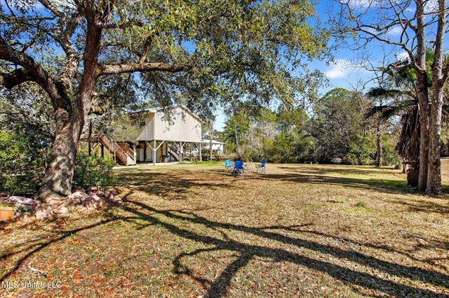 10008 Willow Street, Bay Saint Louis, MS 39520