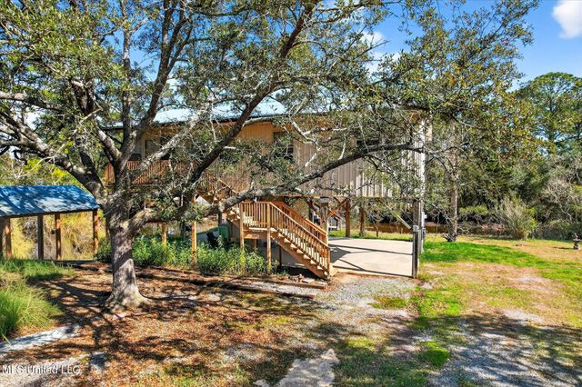 10008 Willow Street, Bay Saint Louis, MS 39520