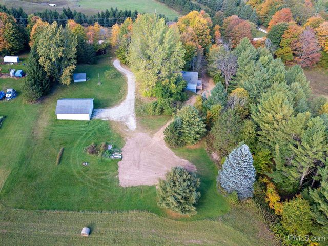 3193 Old M94 Road, Chatham, MI 49816