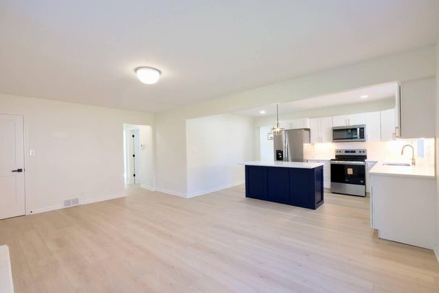 208 Zandale Drive, Lexington, KY 40503