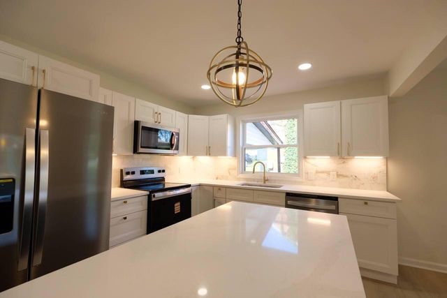 208 Zandale Drive, Lexington, KY 40503