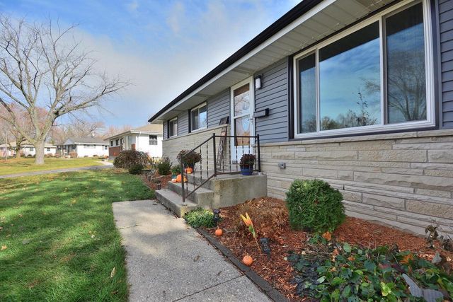 W178N8846 Queensway STREET, Menomonee Falls, WI 53051