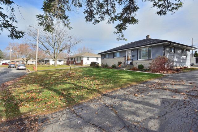 W178N8846 Queensway STREET, Menomonee Falls, WI 53051