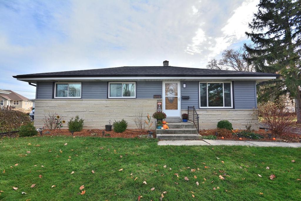 W178N8846 Queensway STREET, Menomonee Falls, WI 53051