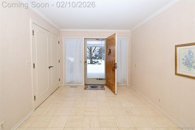 363 Lakewood Drive, Bloomfield Hills, MI 48304