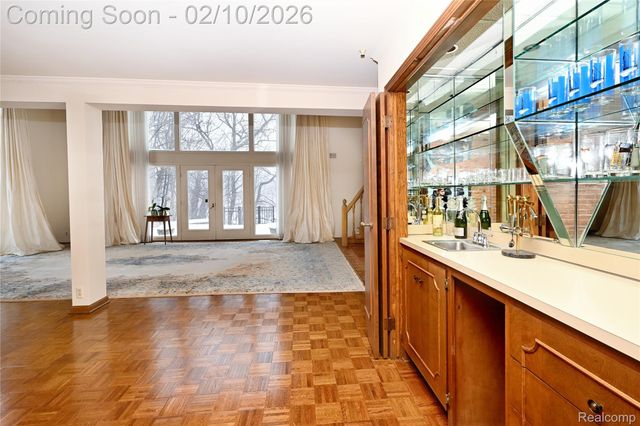 363 Lakewood Drive, Bloomfield Hills, MI 48304