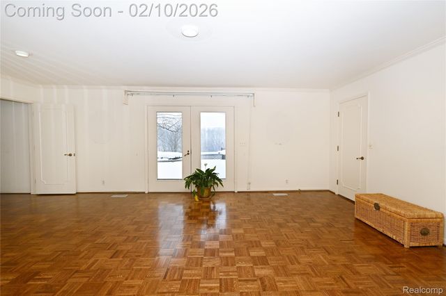 363 Lakewood Drive, Bloomfield Hills, MI 48304