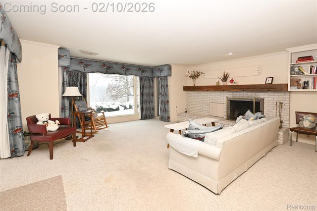 363 Lakewood Drive, Bloomfield Hills, MI 48304