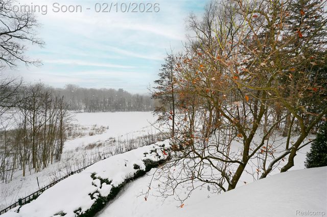 363 Lakewood Drive, Bloomfield Hills, MI 48304