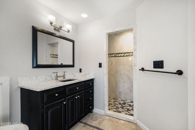 712 W 42nd Street, Joplin, MO 64804