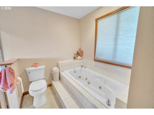 6900 S SCHNEIDER Rd, Canby, OR 97013