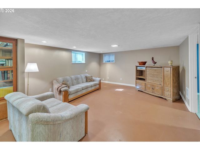 6900 S SCHNEIDER Rd, Canby, OR 97013