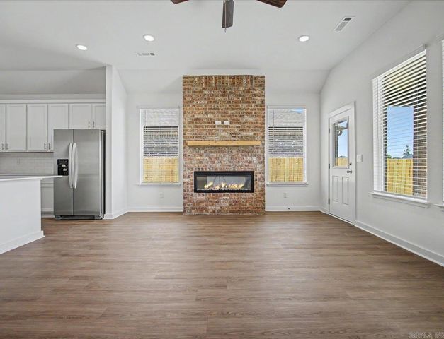 105 Molly Lane, Maumelle, AR 72113