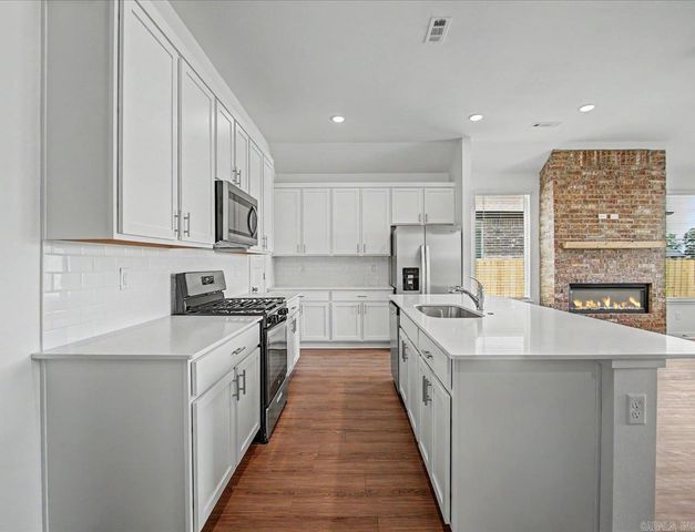 105 Molly Lane, Maumelle, AR 72113