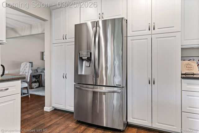 2711 Limerick Lane, Troy, MI 48098