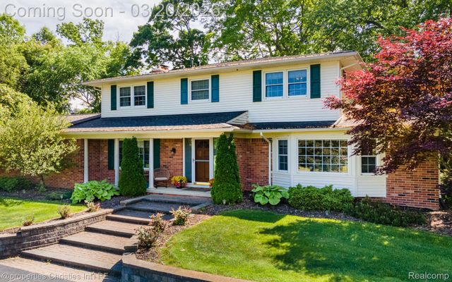 2711 Limerick Lane, Troy, MI 48098