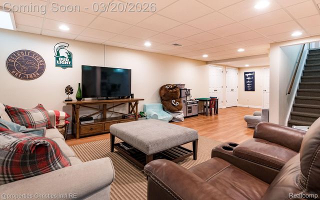 2711 Limerick Lane, Troy, MI 48098