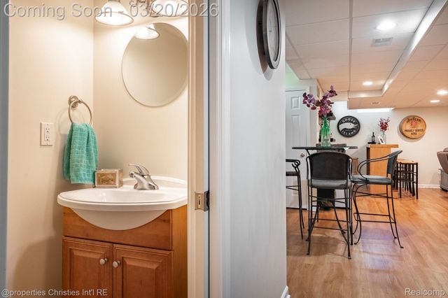 2711 Limerick Lane, Troy, MI 48098