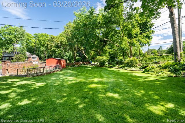 2711 Limerick Lane, Troy, MI 48098