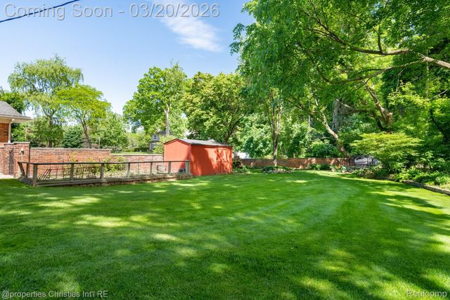 2711 Limerick Lane, Troy, MI 48098