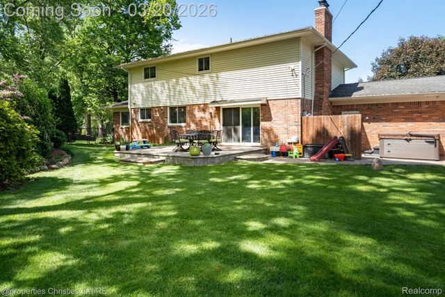 2711 Limerick Lane, Troy, MI 48098