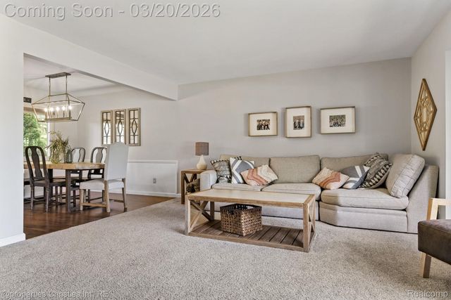 2711 Limerick Lane, Troy, MI 48098