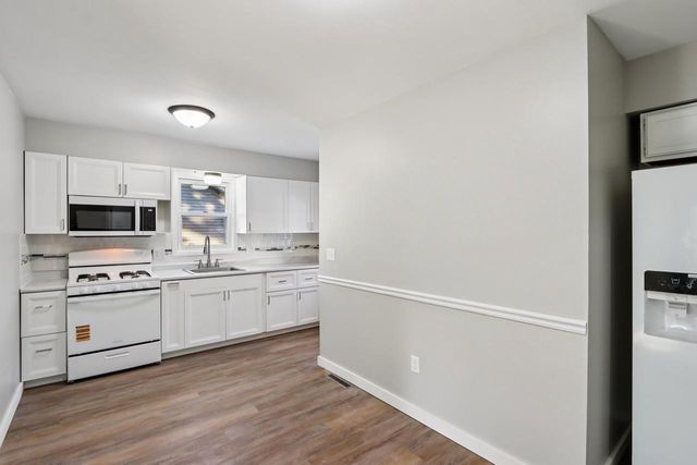 323 Center Avenue, Janesville, WI 53548