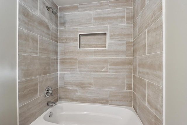 323 Center Avenue, Janesville, WI 53548