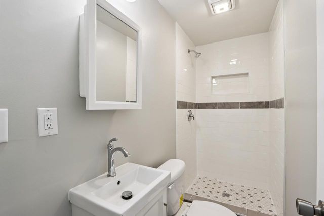 323 Center Avenue, Janesville, WI 53548