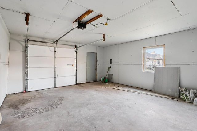 323 Center Avenue, Janesville, WI 53548