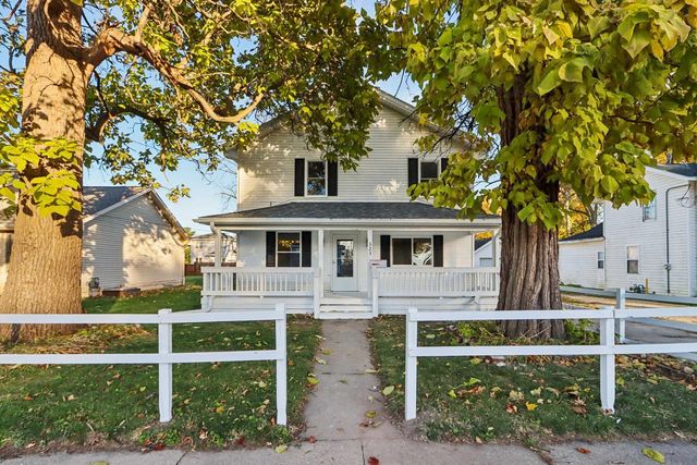 323 Center Avenue, Janesville, WI 53548