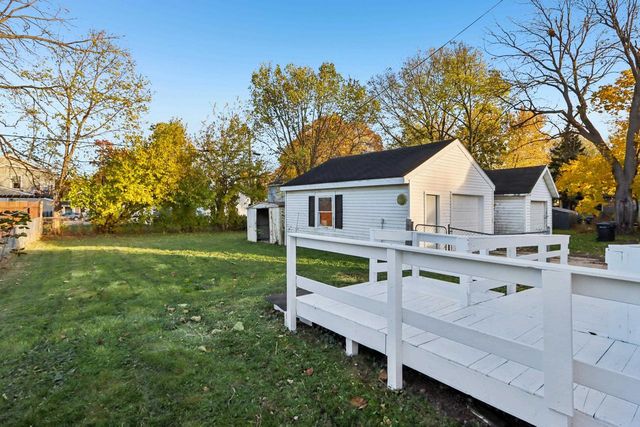 323 Center Avenue, Janesville, WI 53548