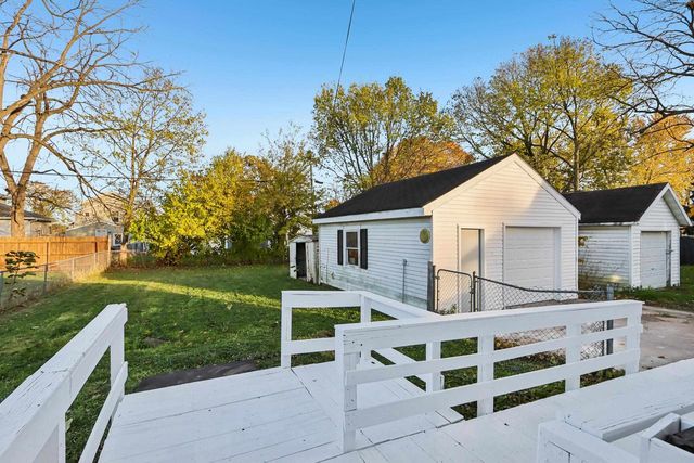 323 Center Avenue, Janesville, WI 53548