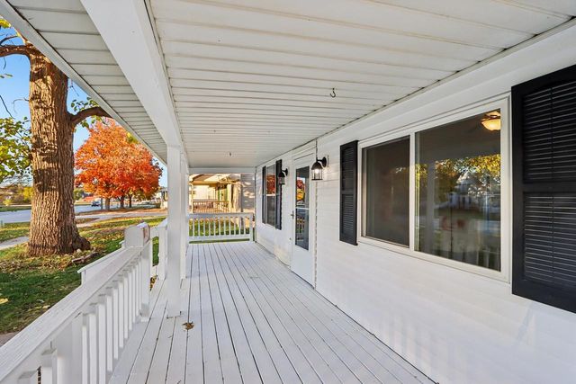 323 Center Avenue, Janesville, WI 53548