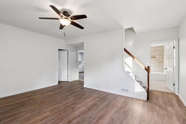 323 Center Avenue, Janesville, WI 53548