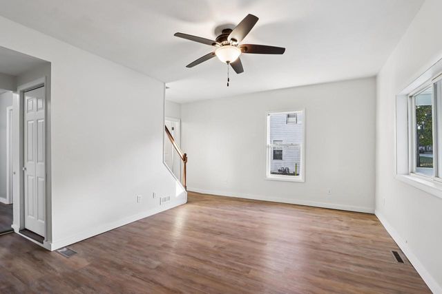 323 Center Avenue, Janesville, WI 53548