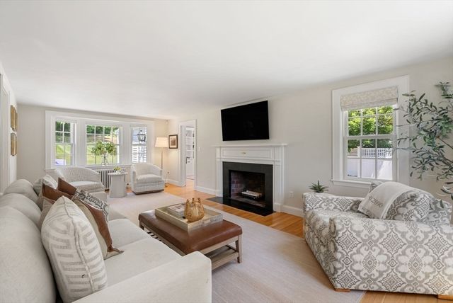 37 Salisbury Dr, Westwood, MA 02090