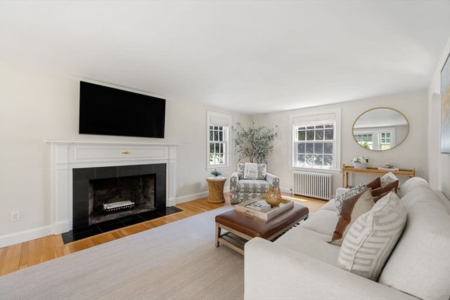 37 Salisbury Dr, Westwood, MA 02090