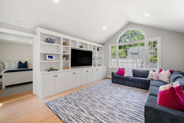 37 Salisbury Dr, Westwood, MA 02090