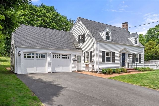 37 Salisbury Dr, Westwood, MA 02090